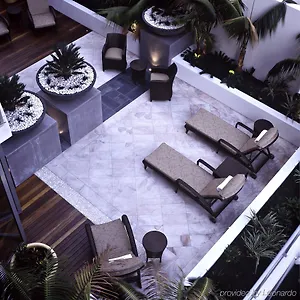Hotel The Richardson &